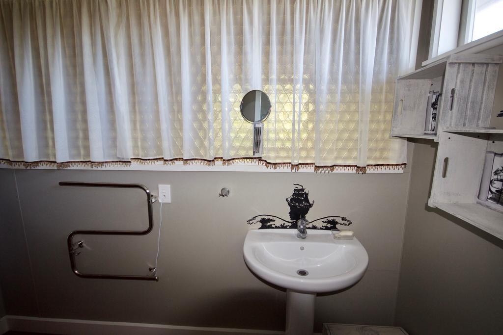 Driftwood House Bed And Breakfast Нельсон Экстерьер фото
